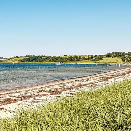 Strandhuset Feriehus *