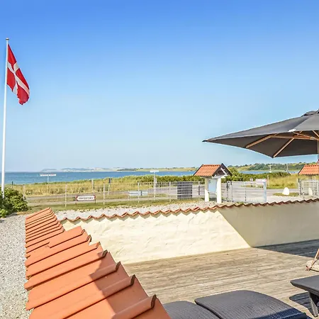 Strandhuset Feriehus *