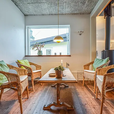 Strandhuset Feriehus *