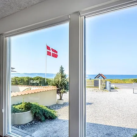 Feriehus Strandhuset Knebel