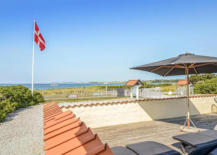 Strandhuset Holiday home *